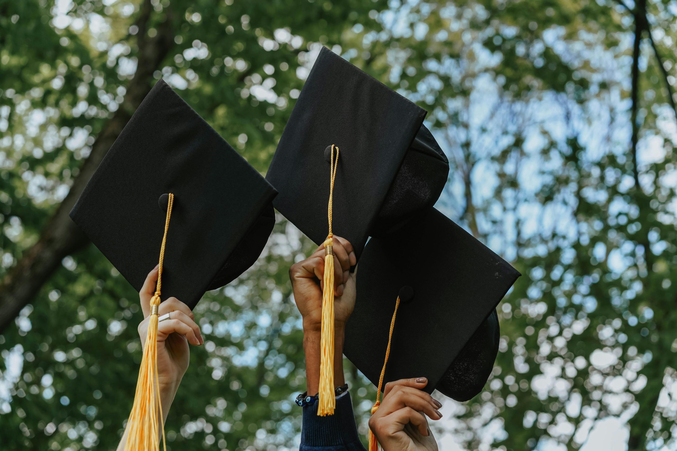 Ilustrasi kartu ucapan graduation untuk pacar
