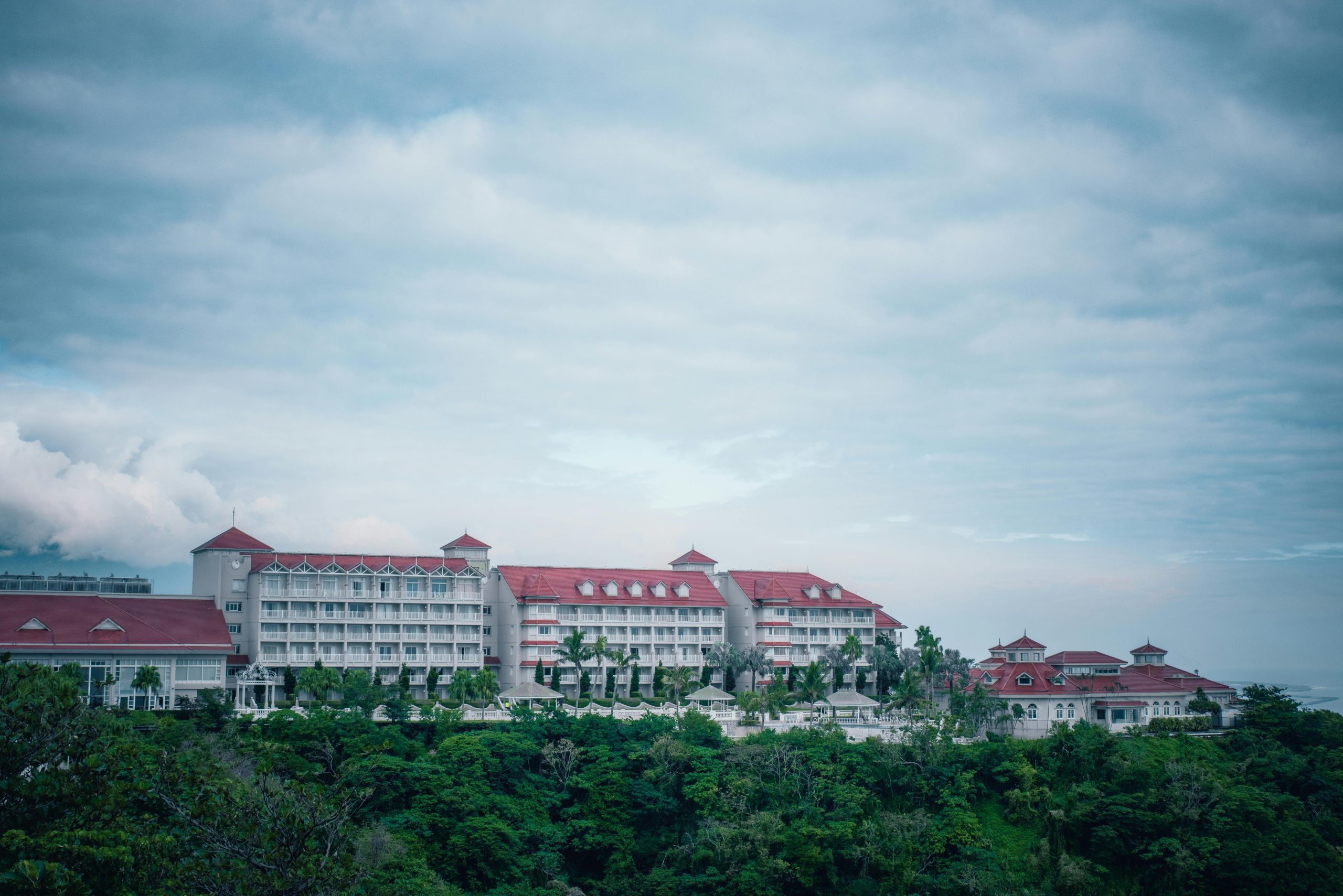 Ilustrasi hotel merpati merak